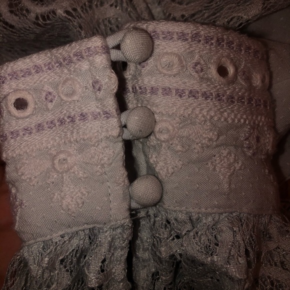 free people light blue top with crochet sleeves - Picture 3 of 5